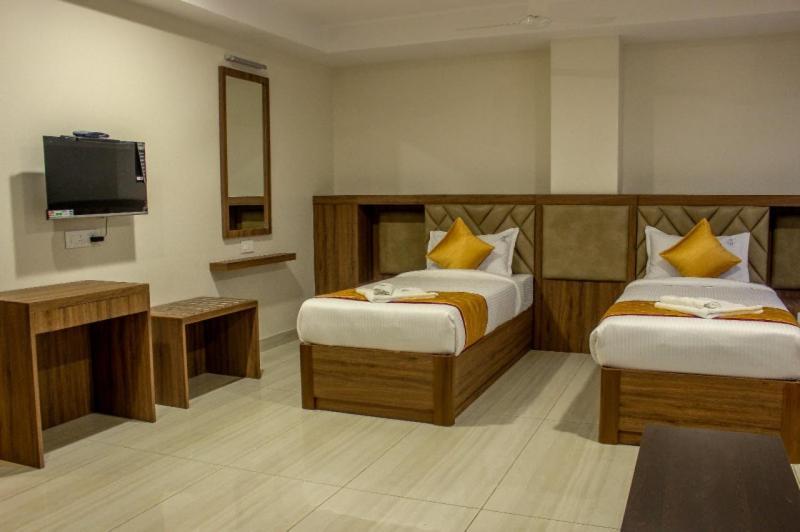Rr Mount Elite Suites 첸나이 외부 사진