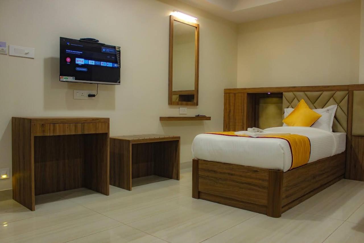 Rr Mount Elite Suites 첸나이 외부 사진