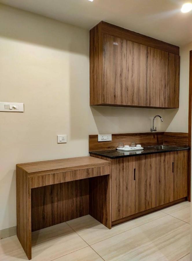 Rr Mount Elite Suites 첸나이 외부 사진
