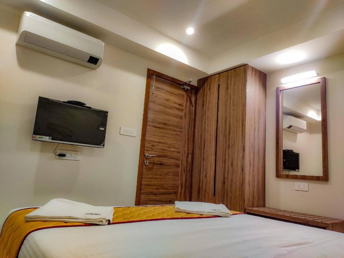 Rr Mount Elite Suites 첸나이 외부 사진