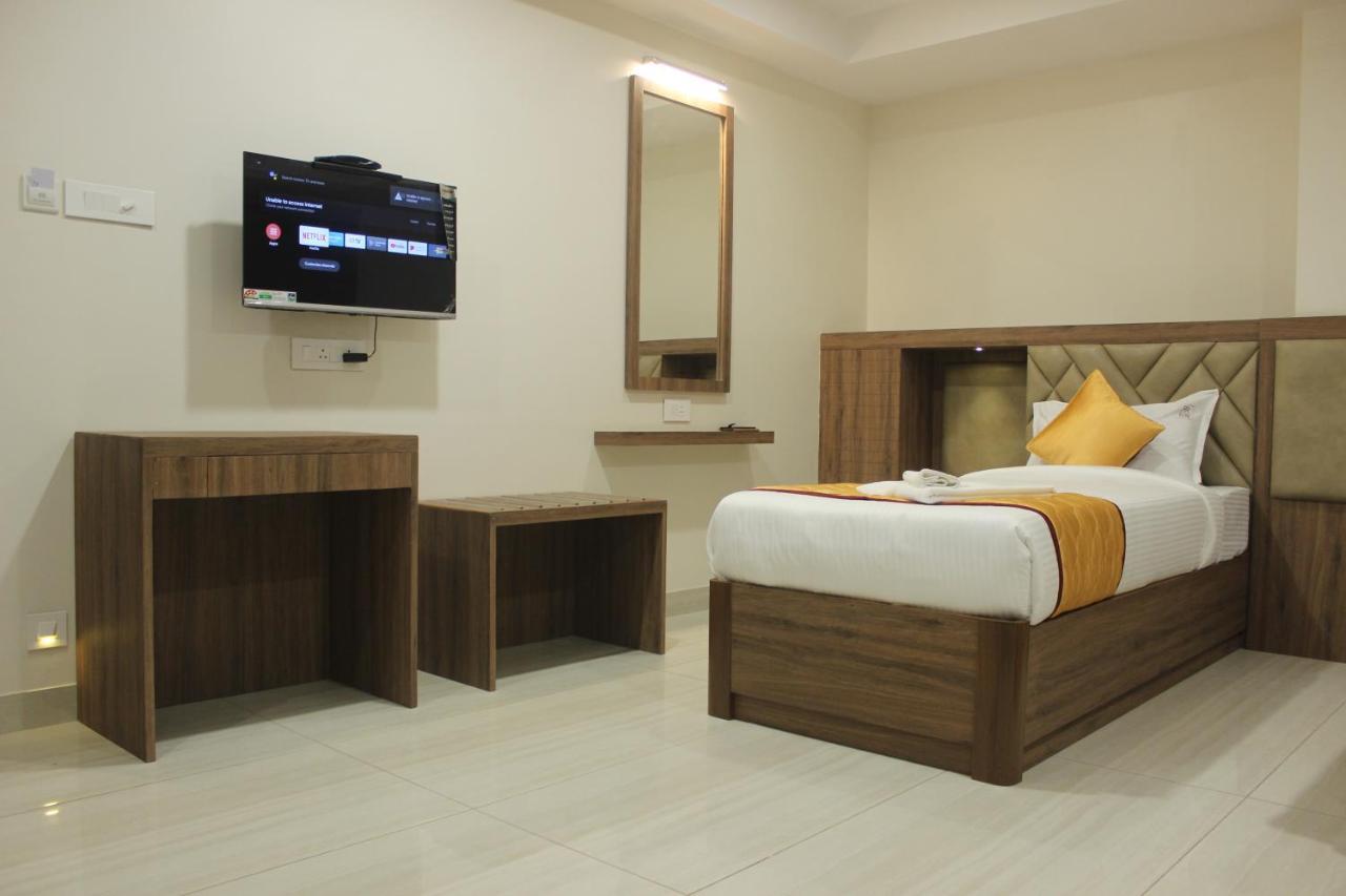 Rr Mount Elite Suites 첸나이 외부 사진
